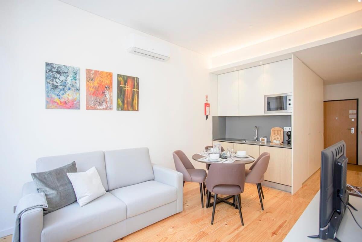 Liiiving In Porto-Mouzinho Residence Apartments Экстерьер фото