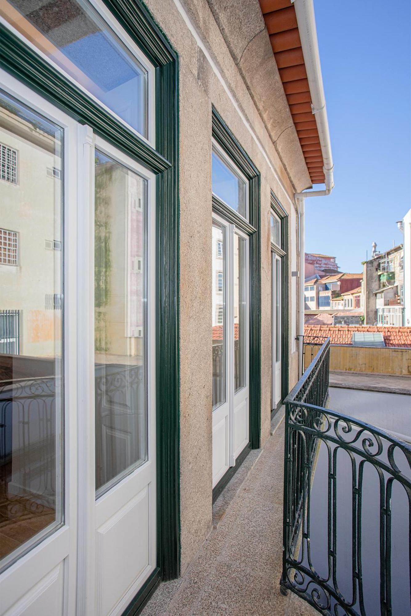 Liiiving In Porto-Mouzinho Residence Apartments Экстерьер фото