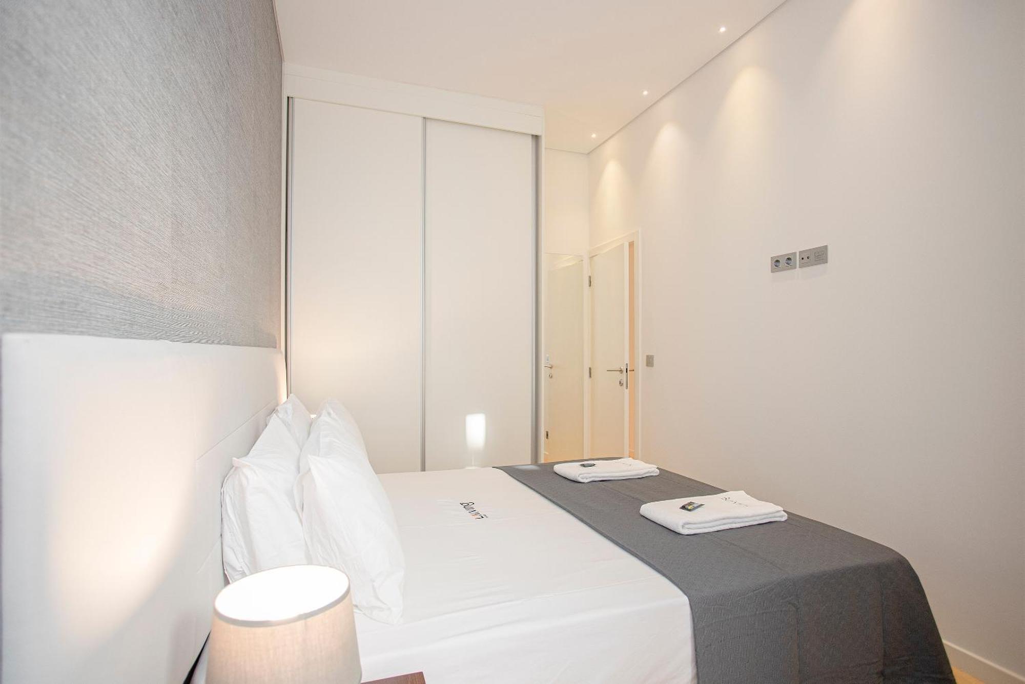 Liiiving In Porto-Mouzinho Residence Apartments Экстерьер фото